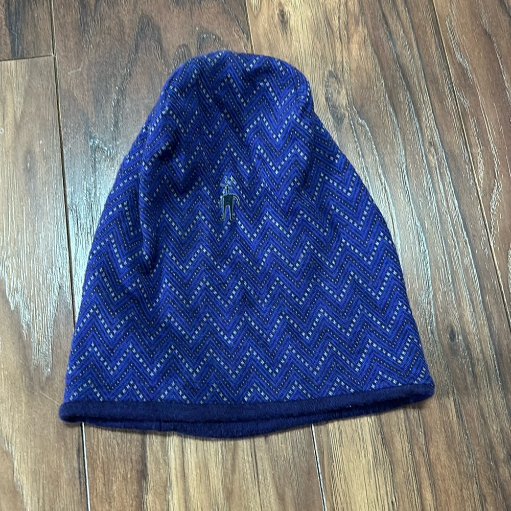 Smart wool beanie hat, purple. Merino wool 
Running beanie